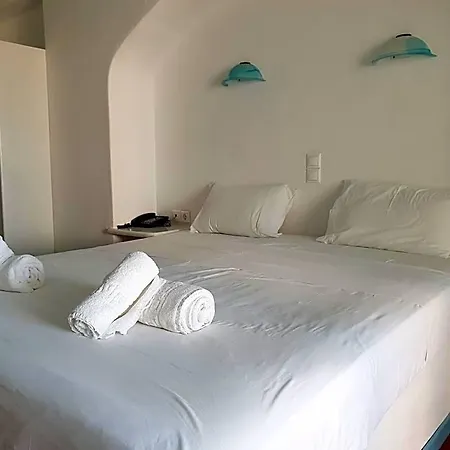 Hotel Captain's Rocks 3*
